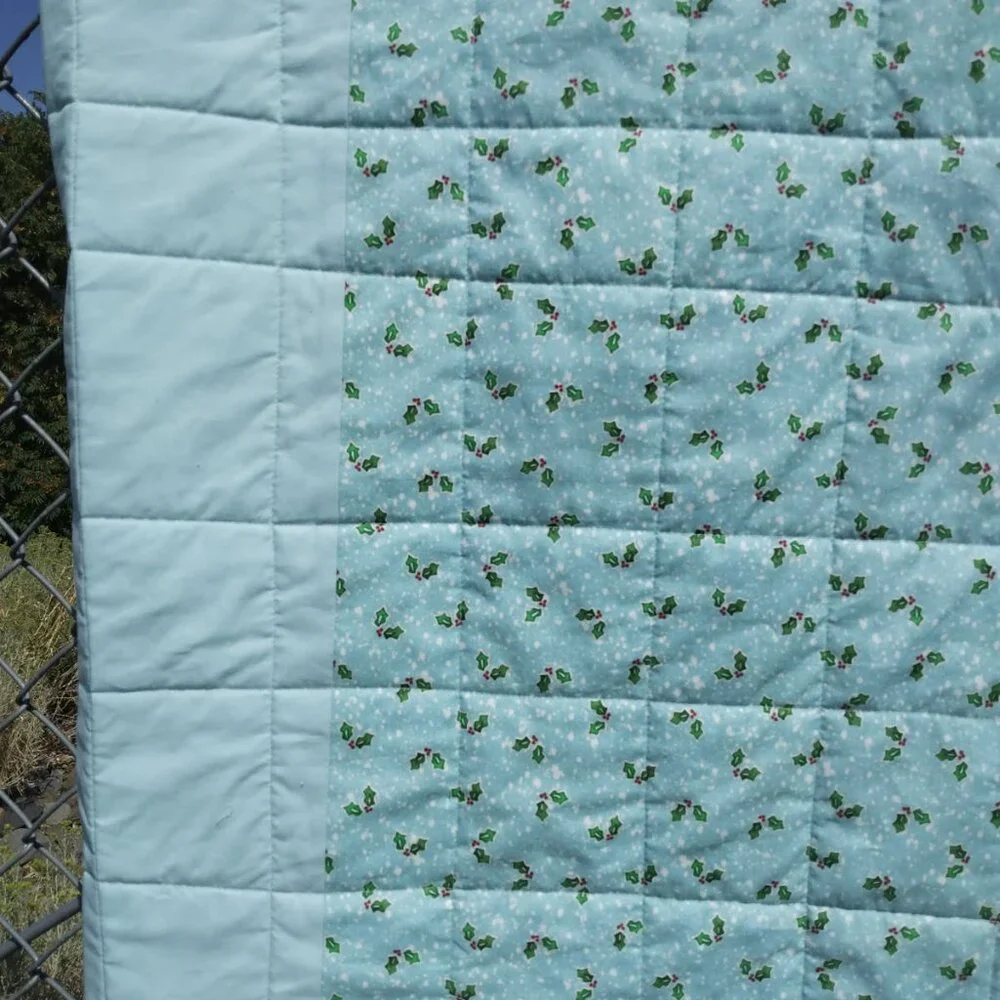 🎄🎅 ❤️HANDMADE HOLIDAY WINTER CHRISTMAS QUILT RED AQUA WHITE GREEN GRAY